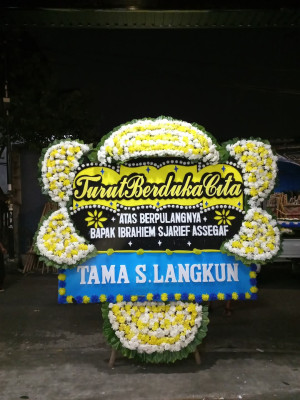 Papan Bunga Duka di Kamipang