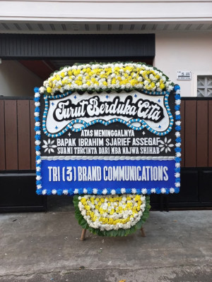 Papan Bunga Duka di Kamipang